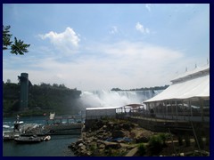 Niagara Falls 08 - Restaurant at Niagara River